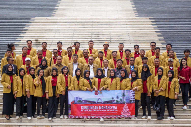 Mahasiswa Prodi Hukum Universitas Kartamulia Purwakarta, Kunjungi Gedung DPR RI