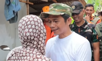 Kunjungi warga terdampak banjir Cikao Bandung