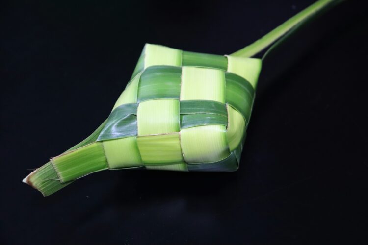 Ketupat Lebaran - Freepik/ Mufid Majnun