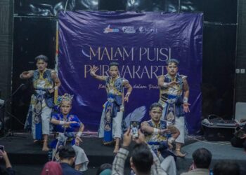Tarian Gesit Jawa Barat dari Sanggar Sastra Purwakarta di Malam Puisi Kopel Purwakarta - Intiporia/Fajri