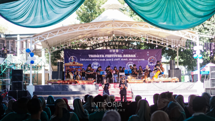 SMANTI Orkestra dari SMA Negeri 3 Purwakarta - Intiporia/M. Fajri