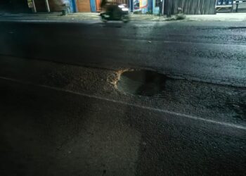 Jalan berlubang di jalan raya wilayah Cikopo-Purwakarta - Intiporia/Anggra Riswanto