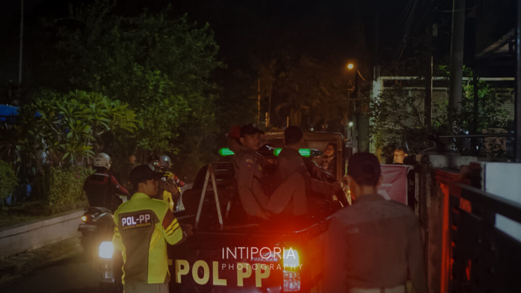 Kegiatan patroli jam malam siswa di Kabupaten Purwakarta - Intiporia/ M. Fajri
