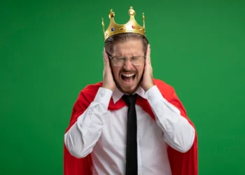 ilustrasi Raja yang risih dengan suara rakyat - Freepik/stockking