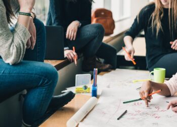 Ilustrasi mahasiswa baru - Pixabay/StockSnap