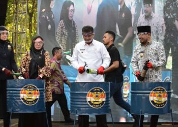 Pemdaprov dan Bea Cukai Musnahkan 22 Juta Batang Rokok Ilegal