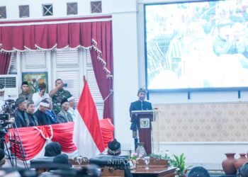 Bupati Purwakarta Saepul Bahri Binzein