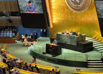 Presiden Republik Indonesia, Prabowo Subianto menyampaikan pidato Konferensi Internasional Tingkat Tinggi untuk Penyelesaian Damai atas Masalah Palestina dan Implementasi Solusi Dua Negara yang digelar di Gedung Majelis Umum Perserikatan Bangsa-Bangsa (PBB), New York, Amerika Serikat, pada Senin, 22 September 2025. Foto: BPMI Setpres