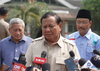 Foto: Presiden Prabowo Subianto memberikan keterangan pers setelah meninjau aktivitas pendidikan di Sekolah Rakyat Menengah Atas 10 Margaguna Jakarta Selatan, Kamis (11/9/2025) siang. (Tangkapan Layar Youtube/Sekretariat Presiden)