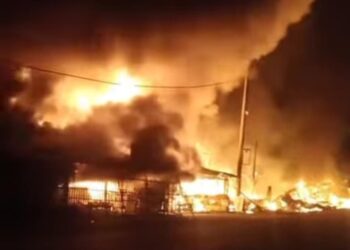 Kebakaran hebat melanda deretan kios di Cibungur, Purwakarta - Dok. Intiporia