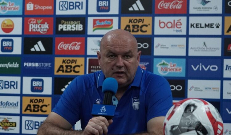 Bojan Hodak pelatih Persib