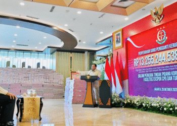 Presiden Prabowo Subianto menyampaikan sambutannya di Gedung Utama Kompleks Kejaksaan Agung RI, Jakarta, pada Senin, 20 Oktober 2025. Foto: BPMI Setpres/Laily Rachev