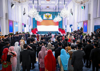 Presiden Republik Indonesia Prabowo Subianto menganugerahkan gelar Pahlawan Nasional kepada sepuluh tokoh dari berbagai daerah dalam sebuah upacara khidmat yang digelar di Istana Negara, Jakarta, pada Senin, 10 November 2025. (Foto: BPMI Setpres)