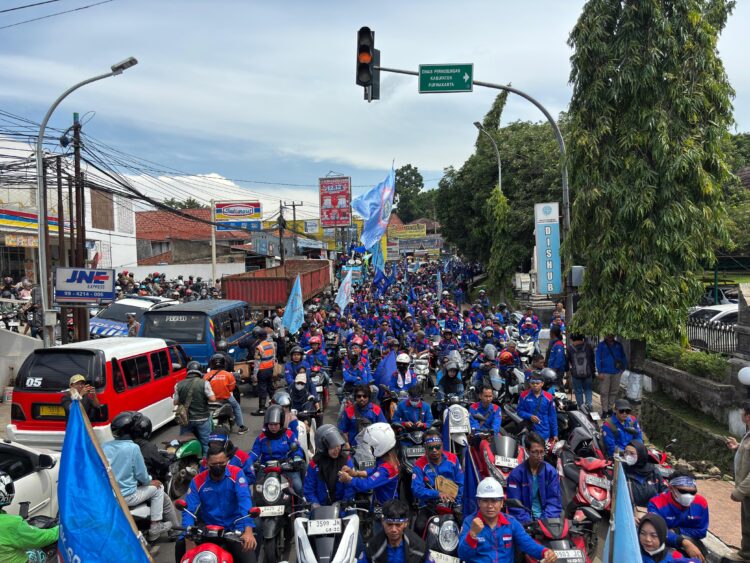 aksi buruh kenaikan UMK 2026