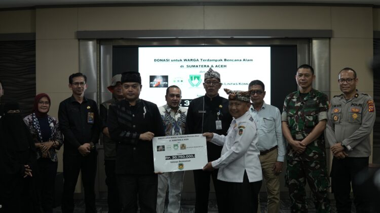 Serah terima donasi Bela Purwakarta untuk Aceh Sumatera