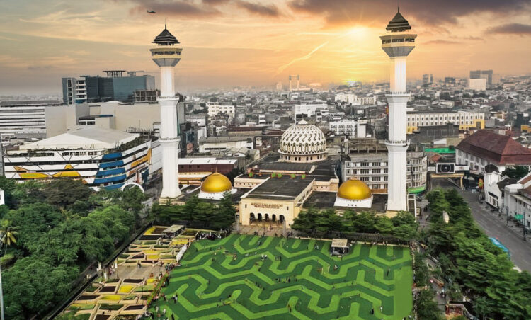 Masijd Raya Bandung - Gambar dari masjidrayabandung.org/