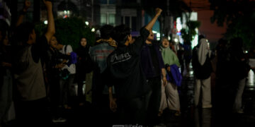 Ilustrasi foto kolaborasi mahasiswa turun ke jalan - Dok. Intiporia