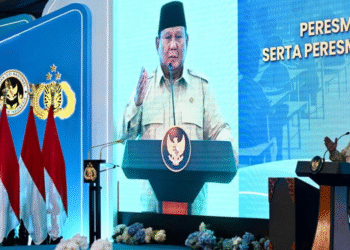 Presiden Prabowo Subianto meresmikan 1.072 Satuan Pelayanan Pemenuhan Gizi (SPPG) dan 18 Gudang Ketahanan Pangan Polri serta groundbreaking 107 SPPG Polri di SPPG Polri Palmerah, Jakarta, Jumat, 13 Februari 2026. Foto: BPMI Setpres/Cahyo