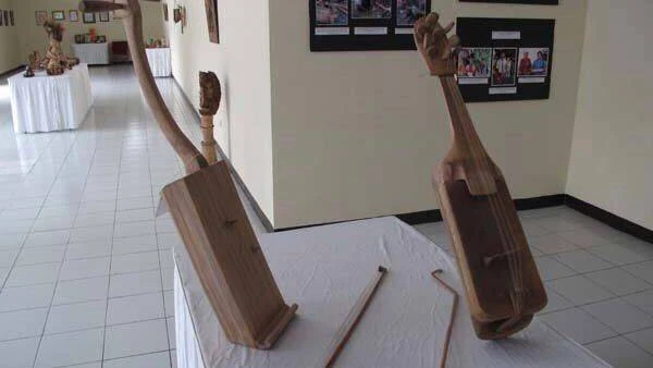 Alat Musik Sunda Tarawangsa