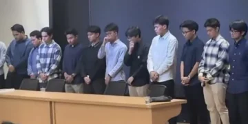 Ke-16 anggota grup chat mahasiswa FH UI diduga pelaku pelecehan seksual. Gambar: Tangkapan Layar/TikTok