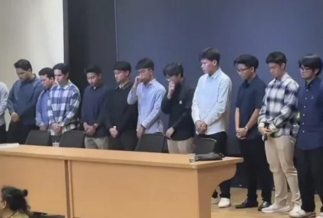 Ke-16 anggota grup chat mahasiswa FH UI diduga pelaku pelecehan seksual. Gambar: Tangkapan Layar/TikTok