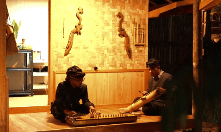 Liputan Intiporia mengenal alat musik Sunda - Dok. Intiporia