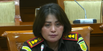 Kepala Kejaksaan Negeri (Kajari) Karo, Danke Rajagukguk, diamankan oleh Kejaksaan Agung - Tangkapan Layar/YouTube TVR Parlemen