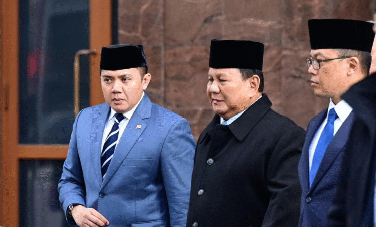 Sekretaris Kabinet (Seskab) Teddy Indra Wijaya mendampingi Presiden Prabowo Subianto pada kunjungan kenegaraan di Moskow, pada Senin, 13 April 2026. Foto: BPMI Setpres