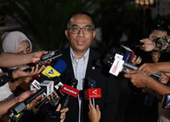 Menteri Pendidikan Tinggi, Sains, dan Teknologi Brian Yuliarto dalam keterangannya di hadapan awak media di Kompleks Istana Kepresidenan Jakarta, pada Selasa, 21 April 2026, menyampaikan bahwa Presiden Prabowo Subianto dorong percepatan realisasi program pembangkit listrik tenaga surya (PLTS) berkapasitas 100 gigawatt. Foto: BPMI Setpres/Kris