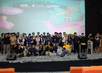 ntusiasme yang tertangkap dalam foto ini mencerminkan semangat kolaborasi kuat antara KPK RI dan KOPEL serta sambutan hangat dari generasi muda urban Bandung untuk menyuarakan pesan-pesan antikorupsi melalui media film di Bandung Creative Hub. Dok. Kopel