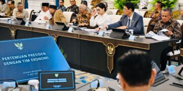 Rapat terbatas Presiden Prabowo Subianto bersama sejumlah menteri Kabinet Merah Putih dan Komite Stabilitas Sistem Keuangan di Istana Merdeka, Jakarta, Selasa, 5 Mei 2026. (Foto: BPMI Setpres)