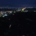 Foto udara memperlihatkan sebagian wilayah di Kota Padang, Sumbar, Selasa (4/6/2024) malam, mengalami pemadaman listrik. ANTARA/Fandi Yogari via Tirto.id