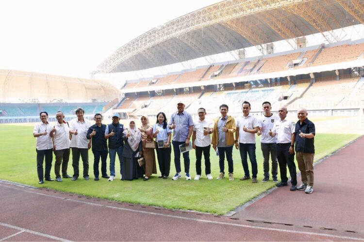 Komisi V DPRD Provinsi Jawa Barat meninjau kesiapan venue PORPROV XV Tahun 2026 di Stadion Patriot Candrabaga, Kota Bekasi, Kamis (9/7/2026). ANTARA/HO-DPRD Jabar