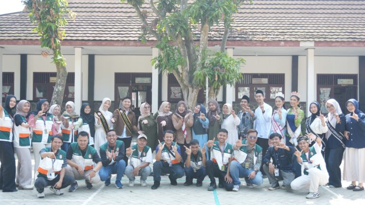 Warnai Dunia Pendidikan: Mahasiswa KKN Desa Sukahaji, Universitas Kartamulia Dorong Kolaborasi Lintas Komunitas